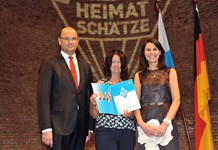 Heimatminister Albert Füracker und Kunstministerin Prof. Dr. med. Marion Kiechle prämieren 100 Heimatschätze